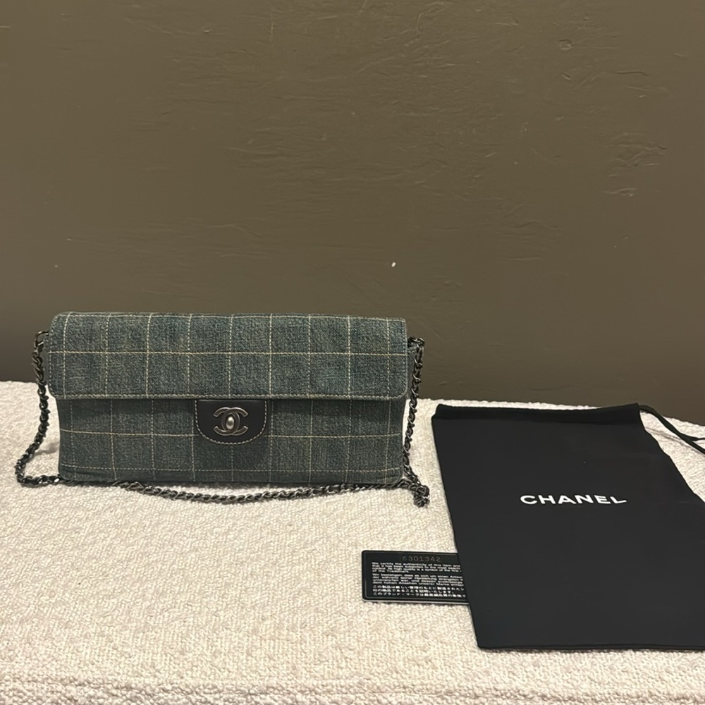 ✅SOLD✅Chanel Denim Shoulder Bag - Picture 3 of 17